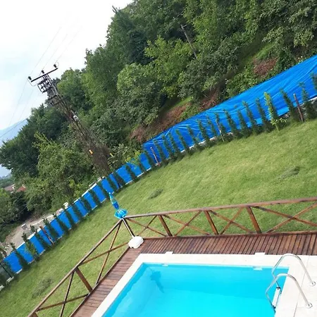 فيلة With Lake View *